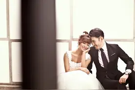 胸大拍婚纱照穿什么内衣好？图片