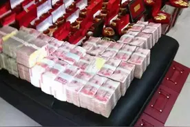 90后“土豪”婚礼！新郎“帝王装”接亲 礼金数百万图片