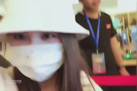 4AM韦神线下活动，韦神女朋友直播出境，看看咋样！视频封面