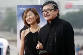 50岁的刘欢和26岁的女儿近照曝光，网友：幸好没遗传到刘欢的颜值