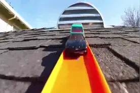 把玩具汽车竞赛拍出大片感