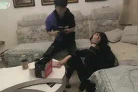 小情侣恶搞，过不去的腋毛梗，笑死我了视频封面