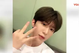 范丞丞微博粉丝破300万 发自拍照比数字感谢粉丝视频封面