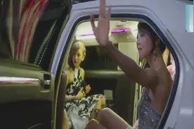 帅哥一露腹肌，看各个女生的眼神就知道她们是否有过经验视频封面