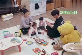 萌娃咘咘要唱歌了，妹妹波妞更兴奋！贾静雯的两个宝宝都好乖啊视频封面