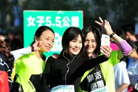 乌苏迎来新疆首场城市国际马拉松图片