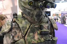 先进武器 单兵四目夜视仪图片