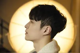 张艺兴 音乐是我生命中的水，演戏是可乐图片