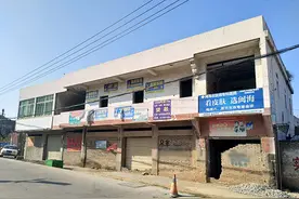 男子房屋被法院拍卖，有土地证却收不回房，法院：正调查处理图片