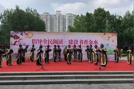 文化绿城小学开展“让我们一起静心阅读”活动图片