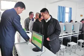 济南首次颁发网约车从业资格证 首批69名司机持证上岗图片