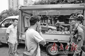 严查机动车非法占道经营行为图片