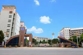 在怀雅，遇见更优秀的你——怀化市雅礼实验学校2018年5月6月招生公告图片