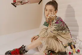 宋祖儿曝初夏封面大片 高马尾活力满满图片