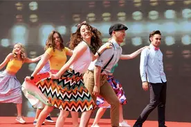 对外经贸大学第十八届国际文化节  首创“世界舞台上的中国身影”图片