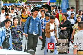 五一小长假，广西公路客运量同比下滑超两成图片