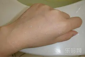 去角质膏搓出来的是什么图片