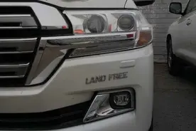 兰德酷路泽，气场就是这么强 换上大屏简直帅的不要不要的图片