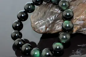 黑曜石辟邪化煞作用大，护体强身守护石！图片