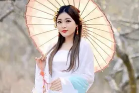 张津涤《情人相见分外眼红》，歌名很俗，但歌很好听图片