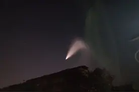 周口境内出现“UFO”? 网友：这是卫星在高空变轨图片