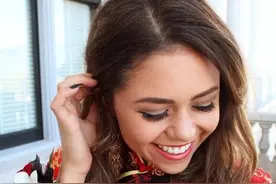 美国高中女孩毕业舞会穿旗袍引争议：文化欣赏还是文化挪用？图片