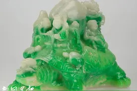 三男子路边演双簧卖“玉龟”，南宁一女子落圈套被骗4000元图片