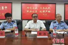 游客三亚沙滩烧烤被滋扰 警方：依法从严处理图片