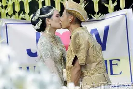 魏巍佟晨洁异国再办婚礼 现场热吻浪漫感人图片