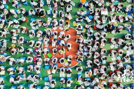 孩子眼中的你，是什么样子的？4000名“小豆丁”这样画...图片