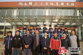 出发！五甲联赛 湖南师大五人制足球队准备好了图片