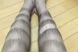 男生前卫腿毛爆红 盘点那些草根网红图片