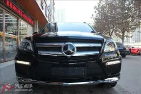 奔驰GLK500汽车养护作业-犀牛皮漆面保护膜图片