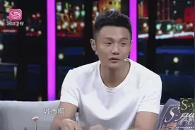 李荣浩是首位在红磡和“小巨蛋”开演唱会的男歌手，超级厉害哇~
