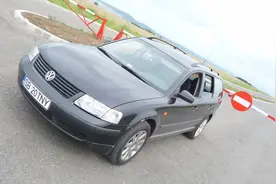 改装就是自己动手的过程 小伙将帕萨特旅行版一步步改成经典车型视频封面