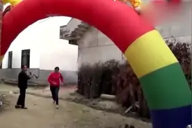 实拍江西吉安农村结婚习俗：吹唢呐迎接客人，这优良传统！