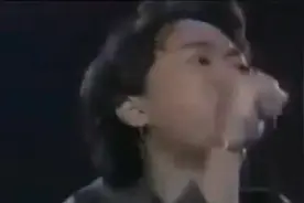 香港两大顶尖乐队，Beyond太极乐队同台，黄家驹身披长风衣真霸气视频封面