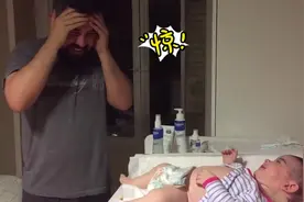 奶爸们给宝宝换纸尿片时的搞笑反应，哈哈笑死人啦！视频封面