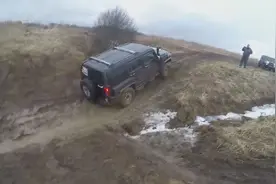 悍马H2VS悍马H3越野性能对比，到底谁更强