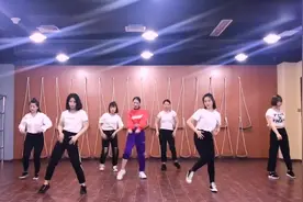 好看的爵士舞视频《屋顶着火》视频封面