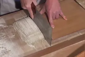 看看高手如何擀面和切面，切出的面条真漂亮，绝对的技术活