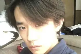 曝易烊千玺考场趣事 被喊“玺哥”淡定点头狂撩发图片