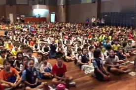 中国歌曲火到马来西亚校园！黎明华小全体合唱《刚好遇见你》