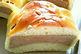 面包夹心蛋糕图片