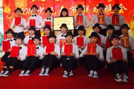 辽宁海城市90后女孩胡图图 创建综合性的舞蹈学校图片