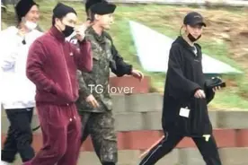 聊天遇长官 GD一秒伸手敬礼被赞爆图片
