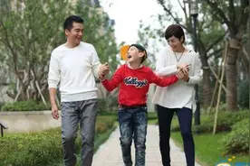 守婚如玉苏然儿子多多是谁演的 多多扮演者雷昊汶个人资料家庭背景图片