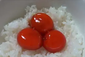日本上班族早餐！生鸡蛋拌饭，一次吃三个鸡蛋！