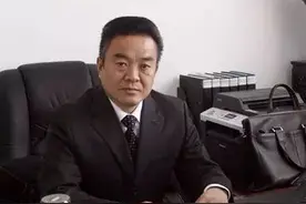 在“讲真话、干实事、练硬功”中锤炼看齐意识——访阜南县委书记崔黎图片