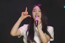 IOI女神周洁琼 携女团姐妹出演Pledis音乐会图片